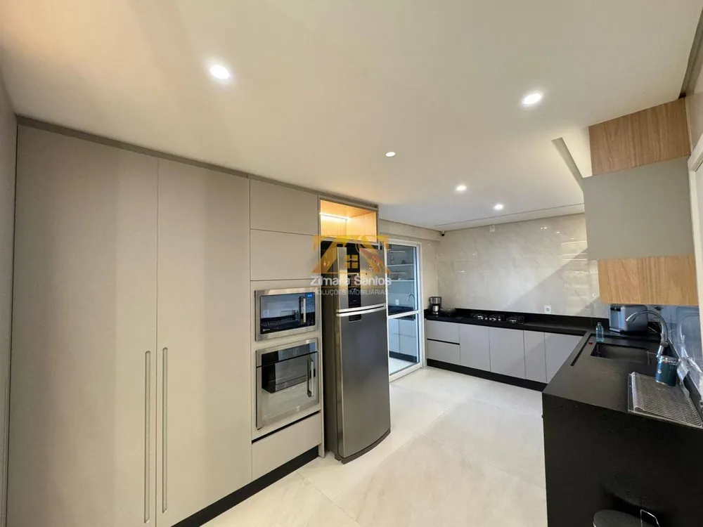 Apartamento, 3 quartos, 208 m² - Foto 1