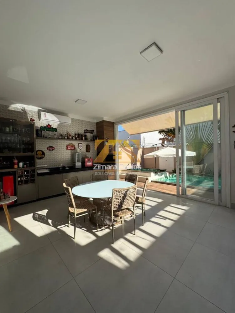 Casa, 3 quartos, 240 m² - Foto 1
