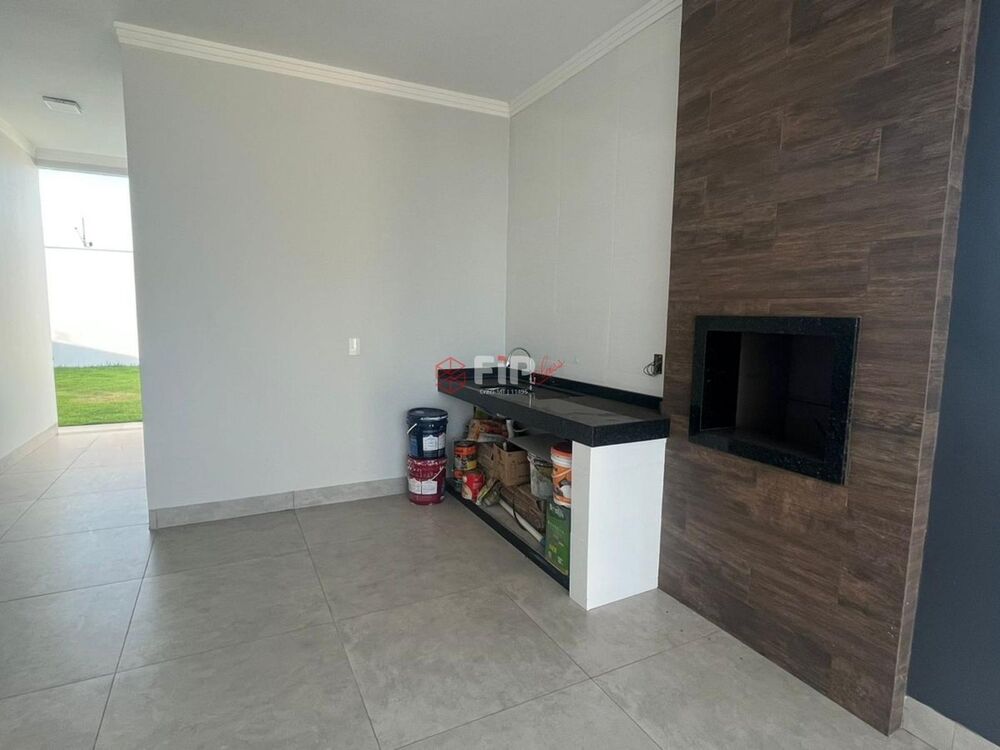 Casa à venda com 3 quartos - Foto 1