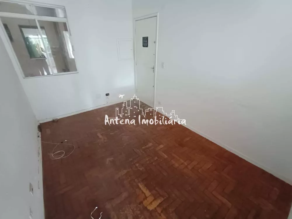 Apartamento à venda com 2 quartos, 64m² - Foto 2