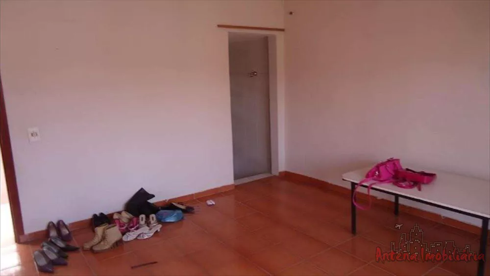 Sobrado à venda com 4 quartos, 176m² - Foto 2