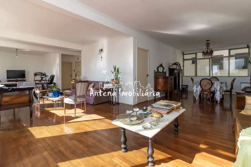 Apartamento à venda com 3 quartos, 213m² - Foto 1