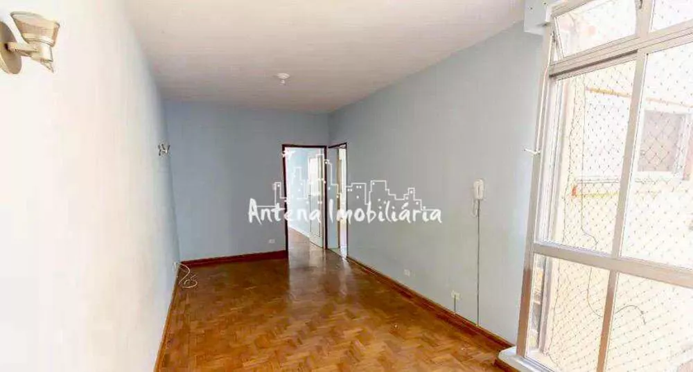 Apartamento à venda com 2 quartos, 72m² - Foto 2