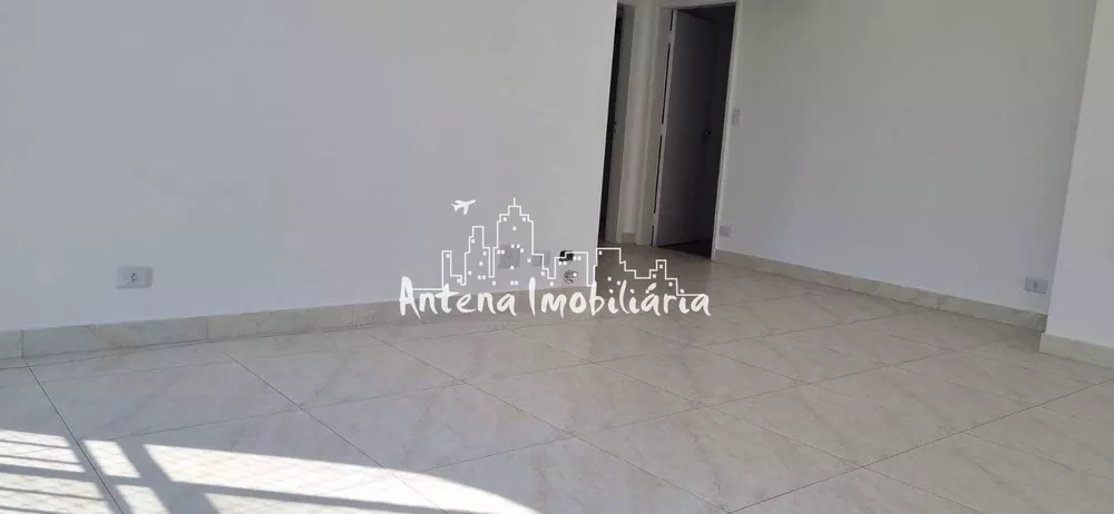 Apartamento à venda com 3 quartos, 110m² - Foto 2