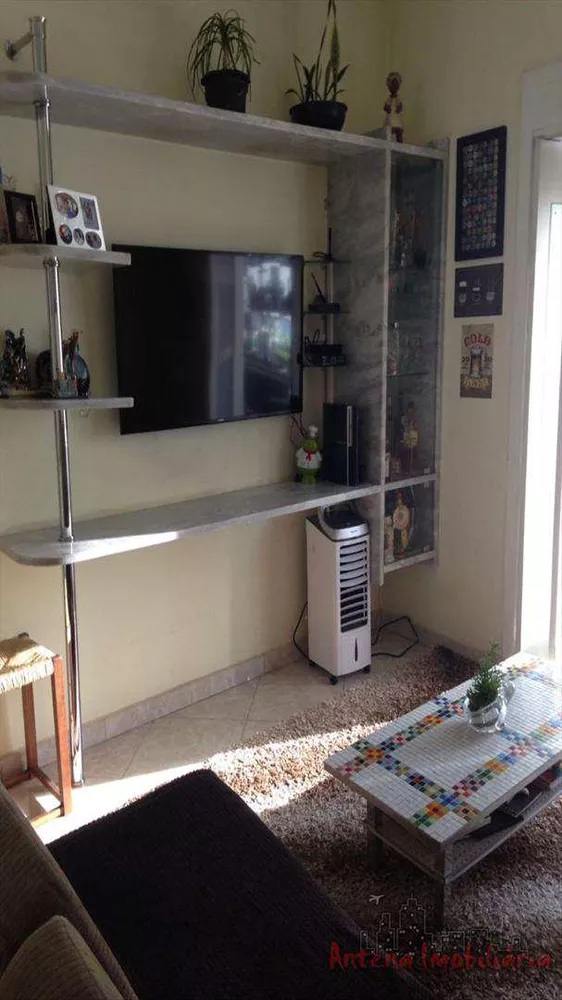 Apartamento à venda com 1 quarto, 40m² - Foto 2