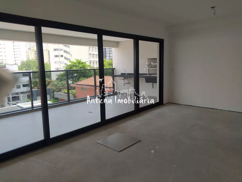 Apartamento à venda com 3 quartos, 151m² - Foto 2