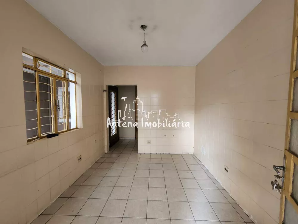 Casa à venda com 3 quartos, 231m² - Foto 2