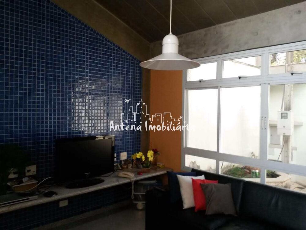 Casa à venda com 3 quartos, 180m² - Foto 1
