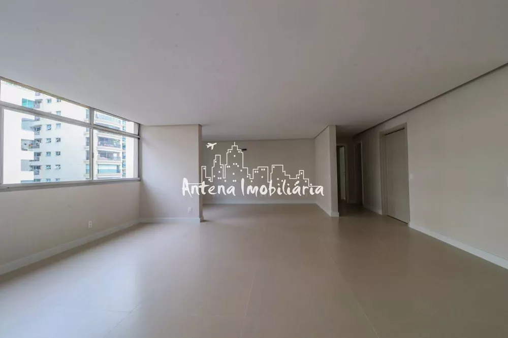 Apartamento à venda com 3 quartos, 235m² - Foto 4