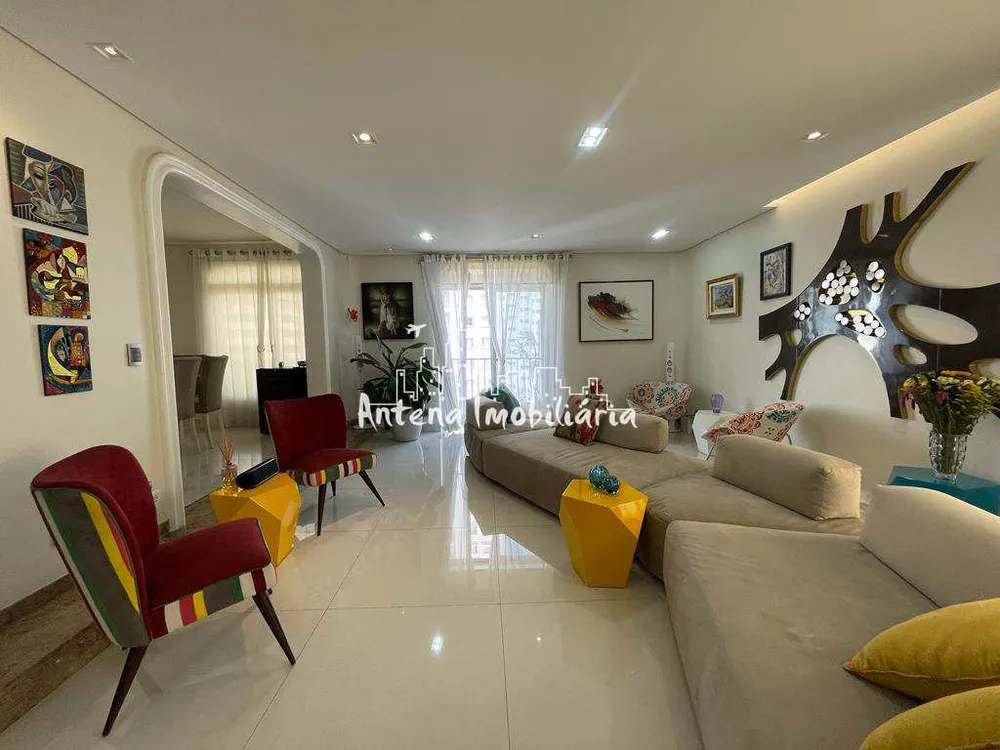 Apartamento, 3 quartos, 220 m² - Foto 1