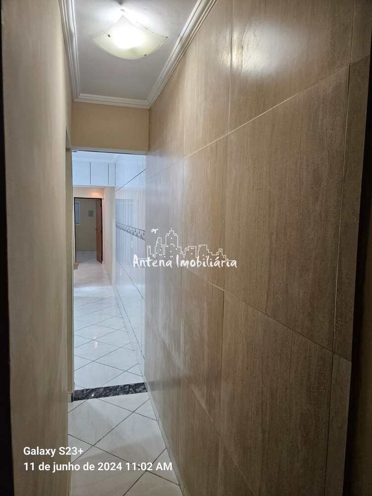 Casa à venda com 3 quartos, 180m² - Foto 3