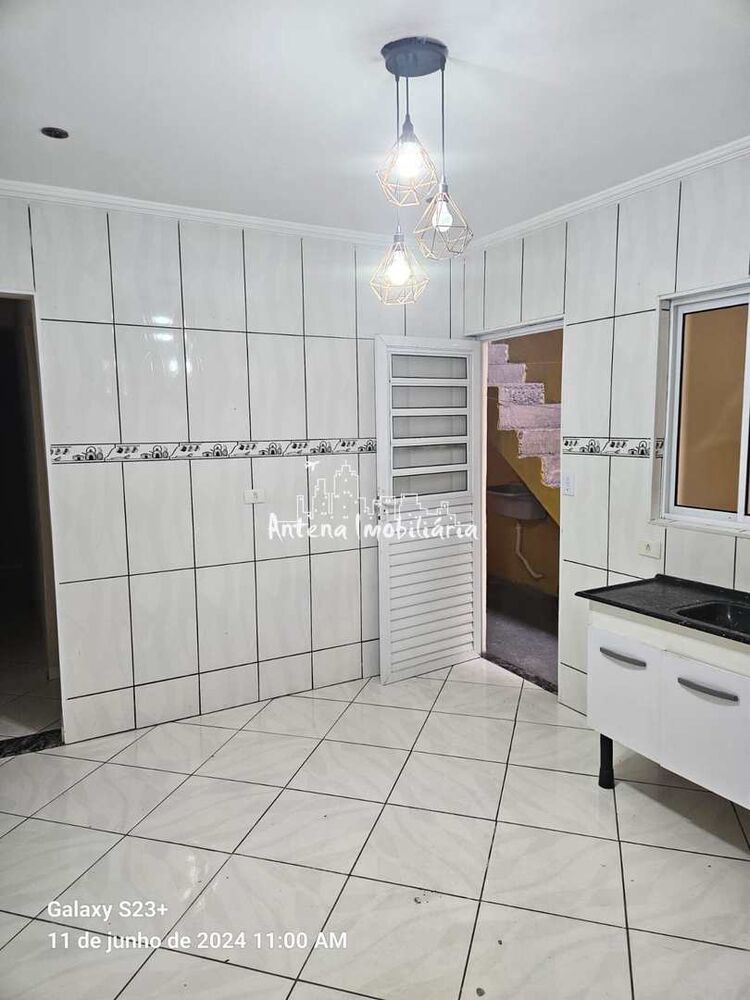 Casa à venda com 3 quartos, 180m² - Foto 2