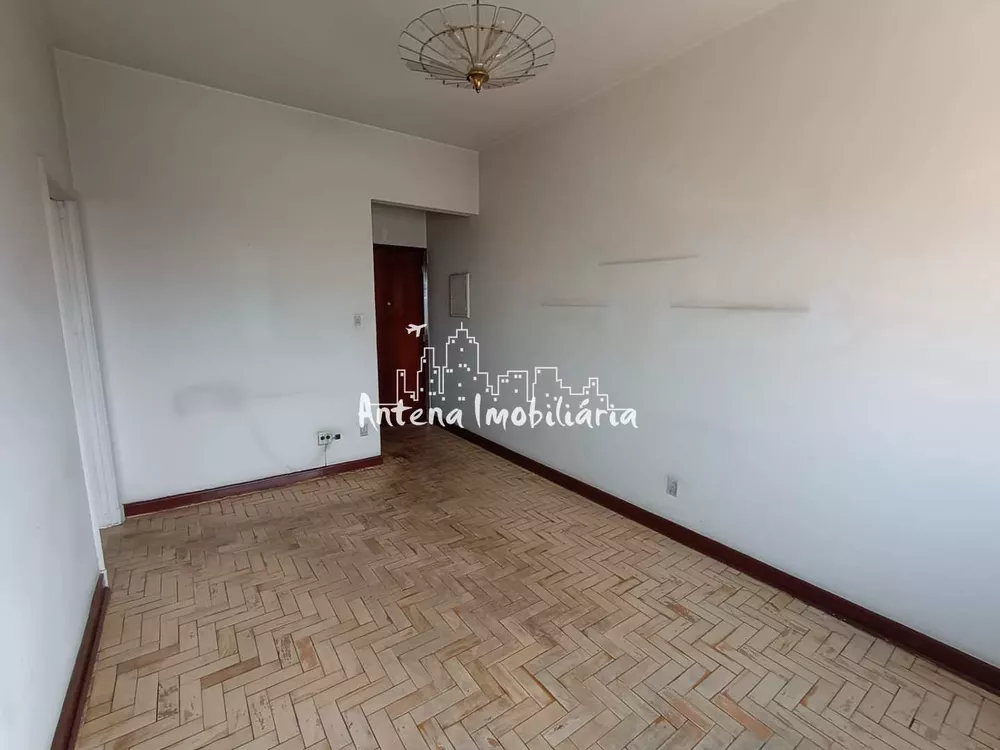 Apartamento à venda com 2 quartos, 77m² - Foto 2