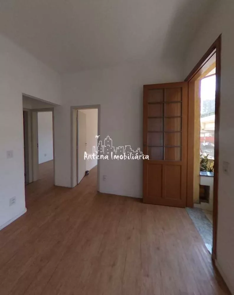 Apartamento à venda com 2 quartos, 83m² - Foto 2