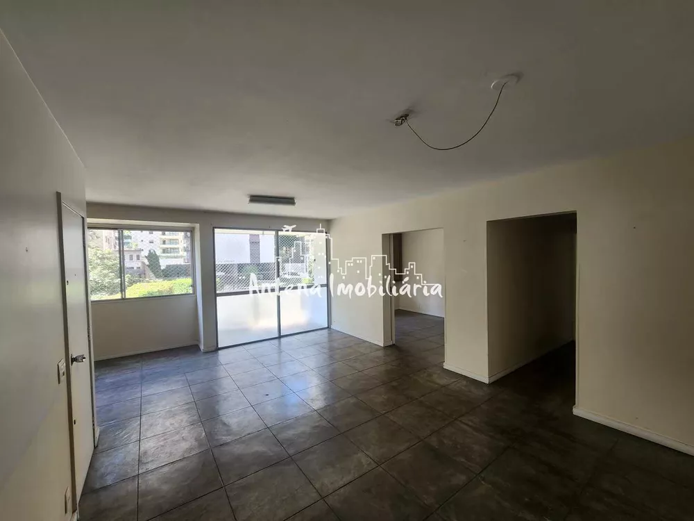 Apartamento à venda com 3 quartos, 134m² - Foto 2