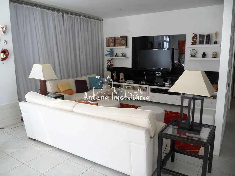 Apartamento, 3 quartos, 243 m² - Foto 1
