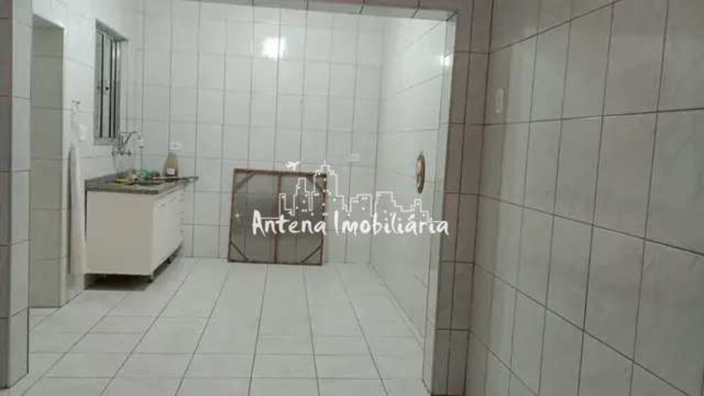 Casa à venda com 2 quartos, 200m² - Foto 4