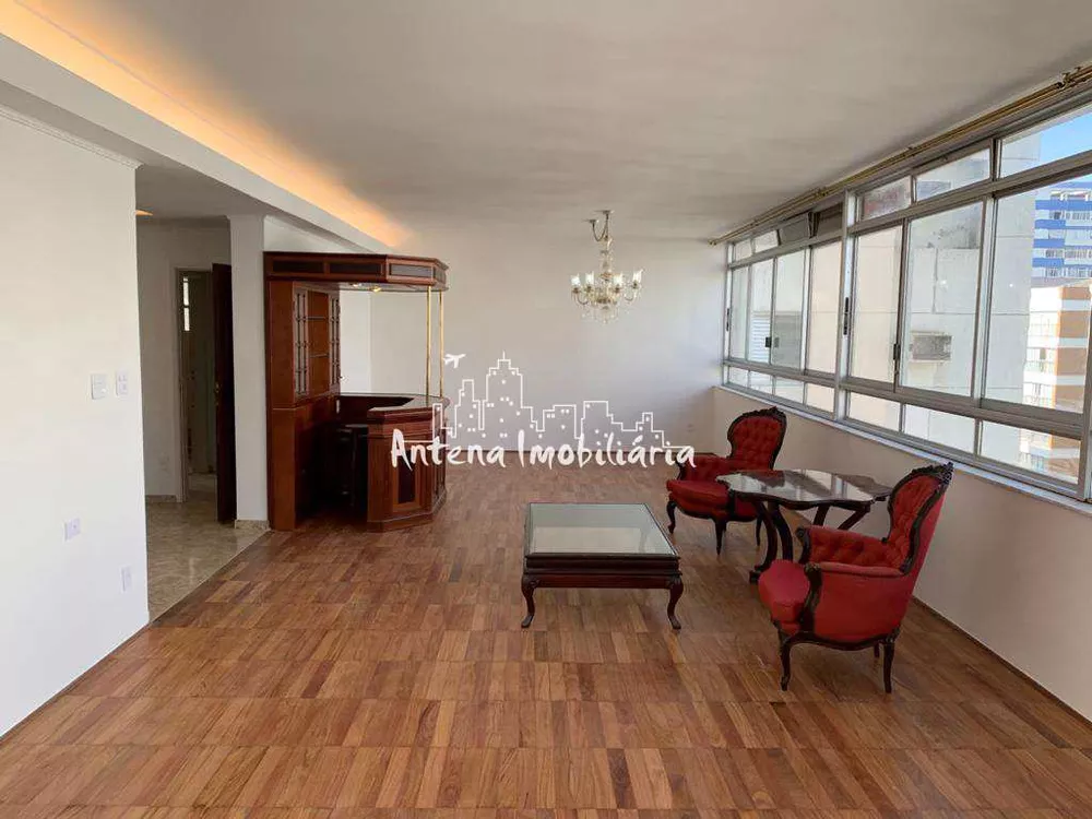 Apartamento à venda com 4 quartos, 254m² - Foto 2