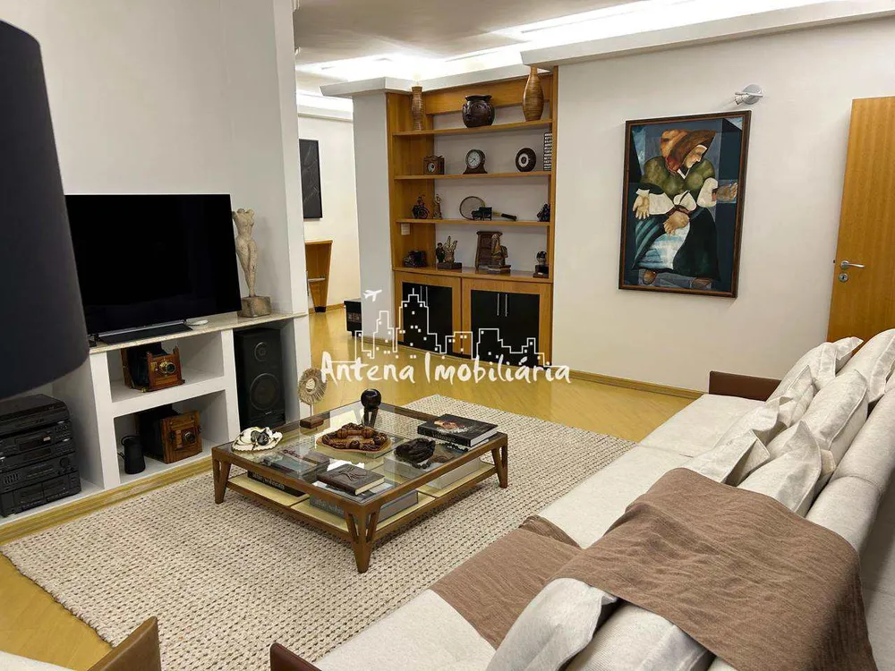 Apartamento, 3 quartos, 230 m² - Foto 1