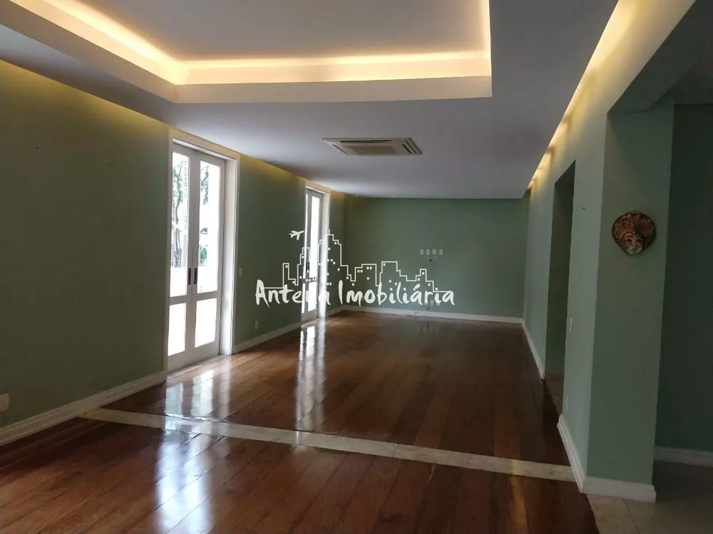 Apartamento à venda com 3 quartos, 210m² - Foto 1