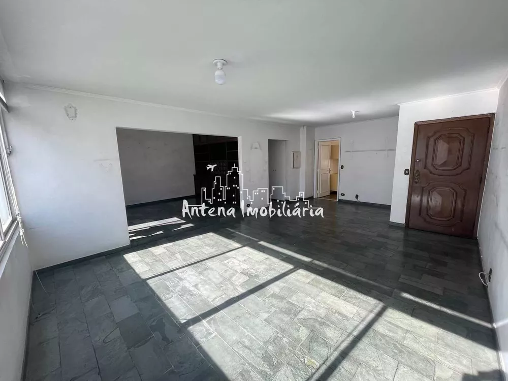 Apartamento à venda com 3 quartos, 135m² - Foto 3