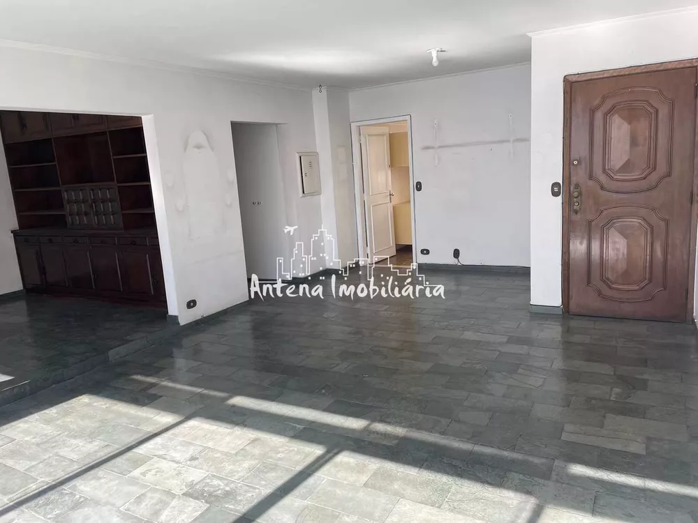 Apartamento à venda com 3 quartos, 135m² - Foto 4