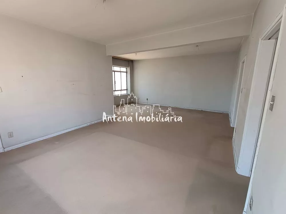 Apartamento à venda com 3 quartos, 153m² - Foto 2