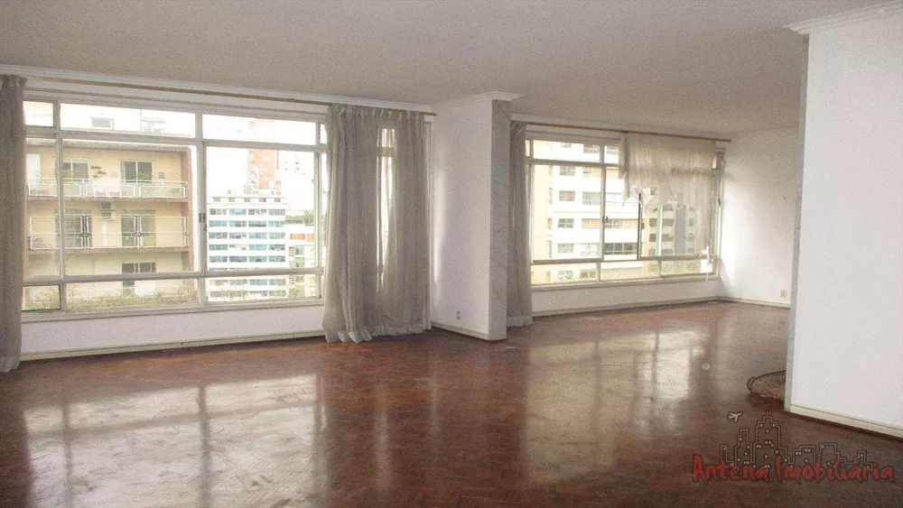 Apartamento à venda com 4 quartos, 240m² - Foto 1