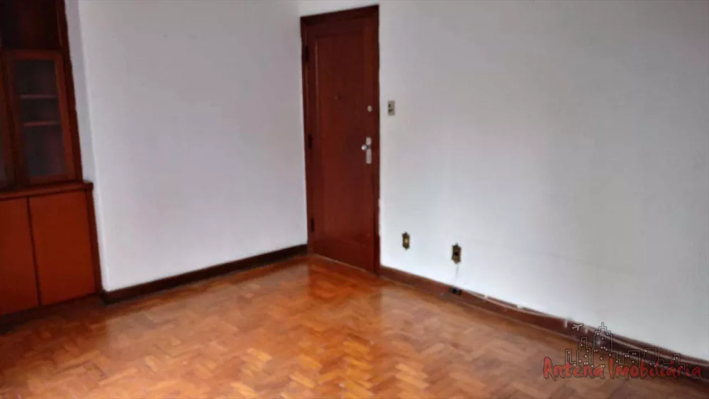 Apartamento à venda com 1 quarto, 61m² - Foto 2