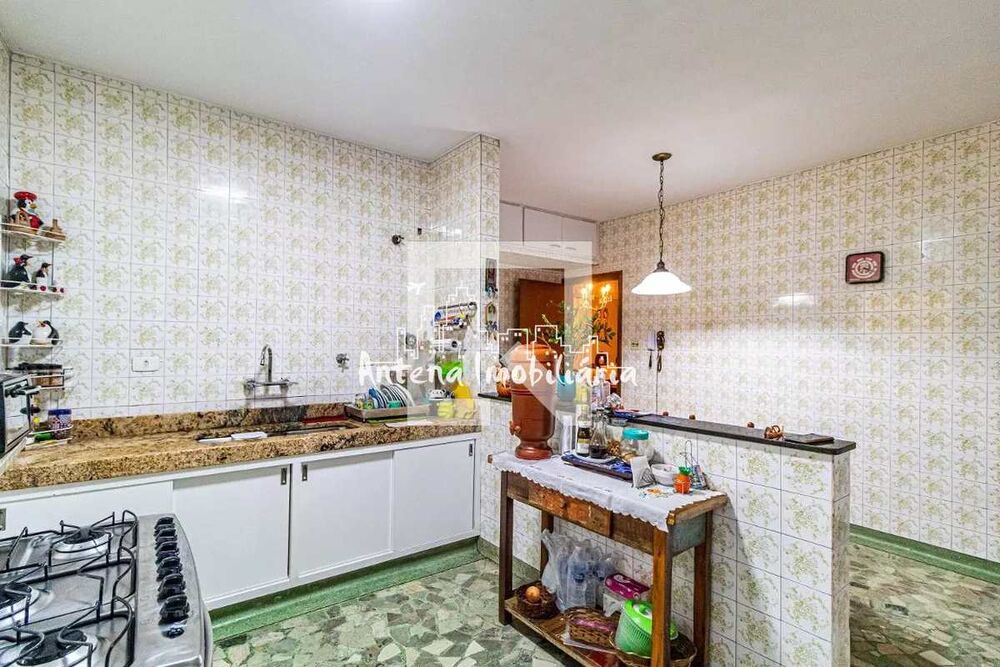 Casa à venda com 3 quartos, 512m² - Foto 2