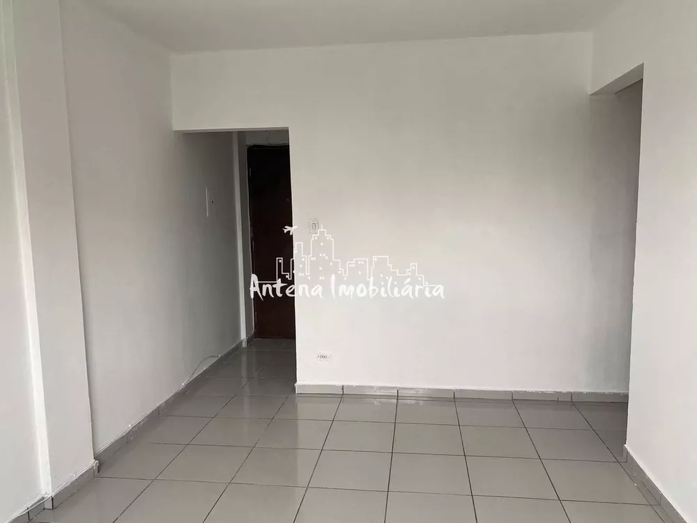 Apartamento à venda com 1 quarto, 40m² - Foto 2