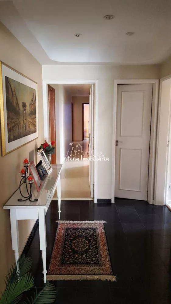 Apartamento à venda com 4 quartos, 220m² - Foto 1