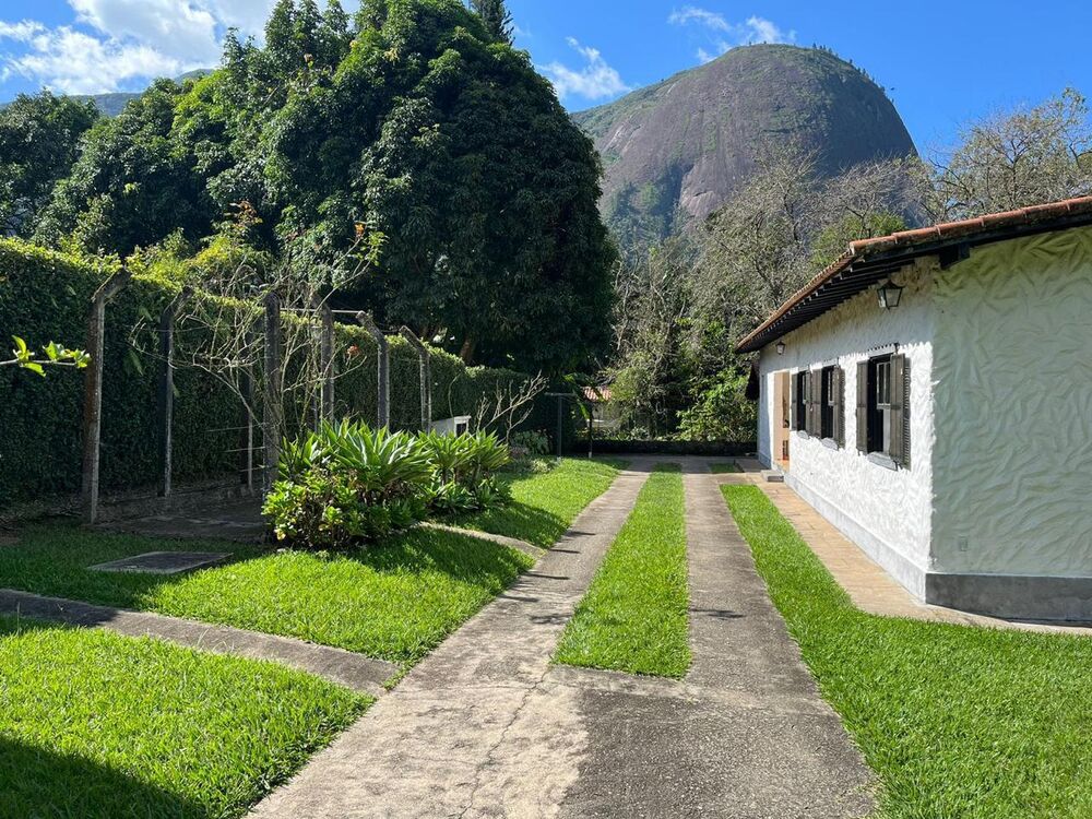 Sítio à venda com 5 quartos, 299m² - Foto 1