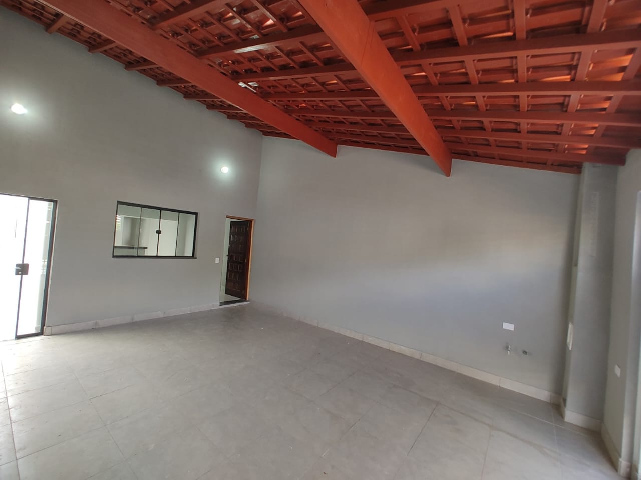 Casa à venda com 2 quartos, 90m² - Foto 2