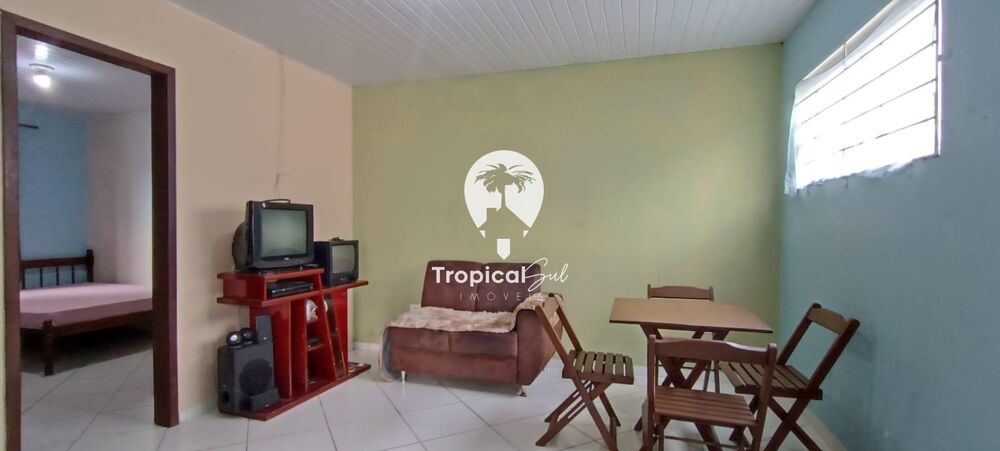 Casa à venda com 2 quartos, 43m² - Foto 1