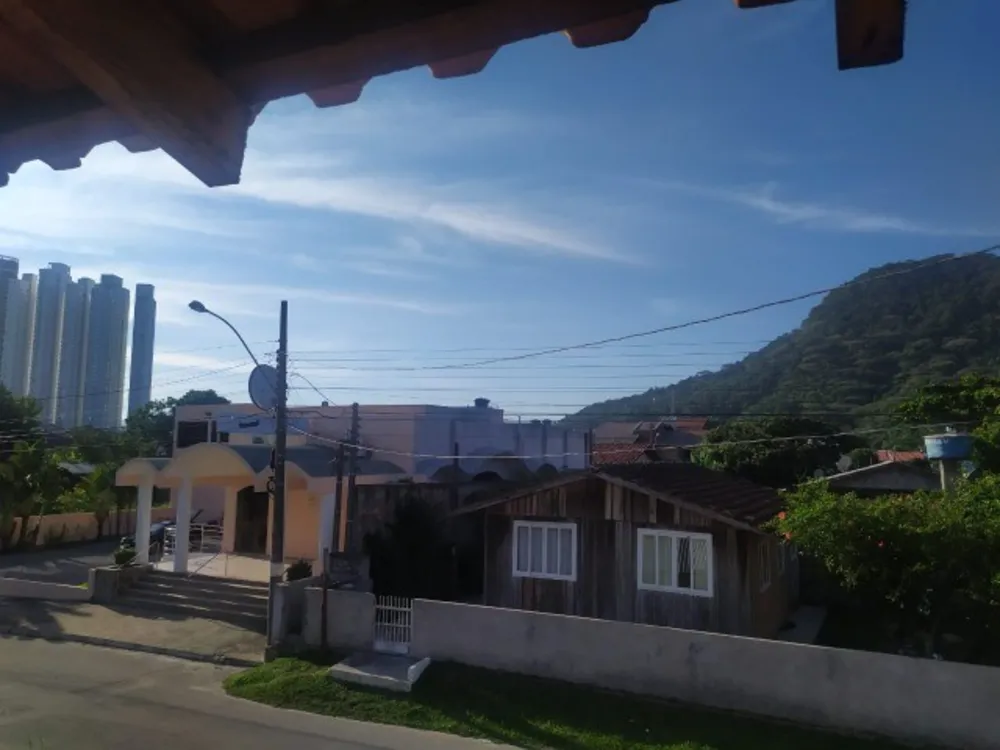 Casa, 6 quartos, 224 m² - Foto 2