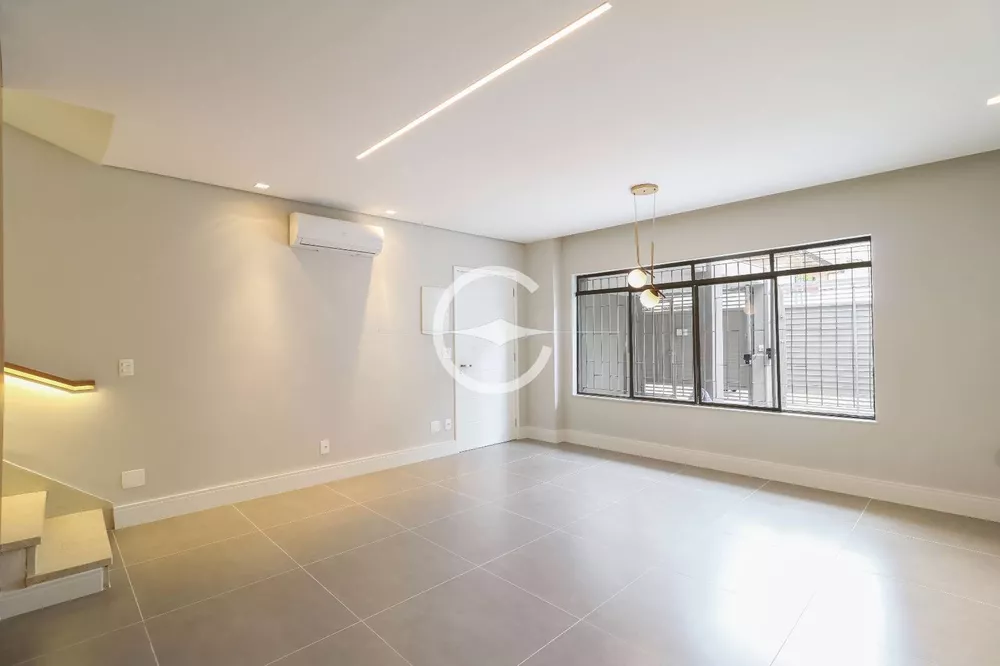 Casa à venda com 4 quartos, 140m² - Foto 2