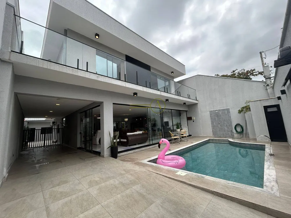 Casa, 6 quartos, 335 m² - Foto 1
