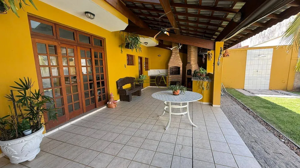 Casa, 4 quartos, 220 m² - Foto 2