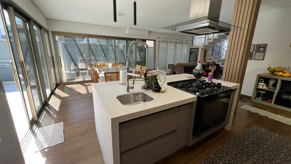 Casa, 4 quartos, 245 m² - Foto 2