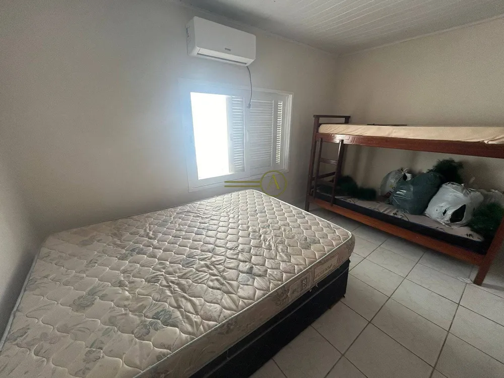 Casa, 3 quartos, 92 m² - Foto 1