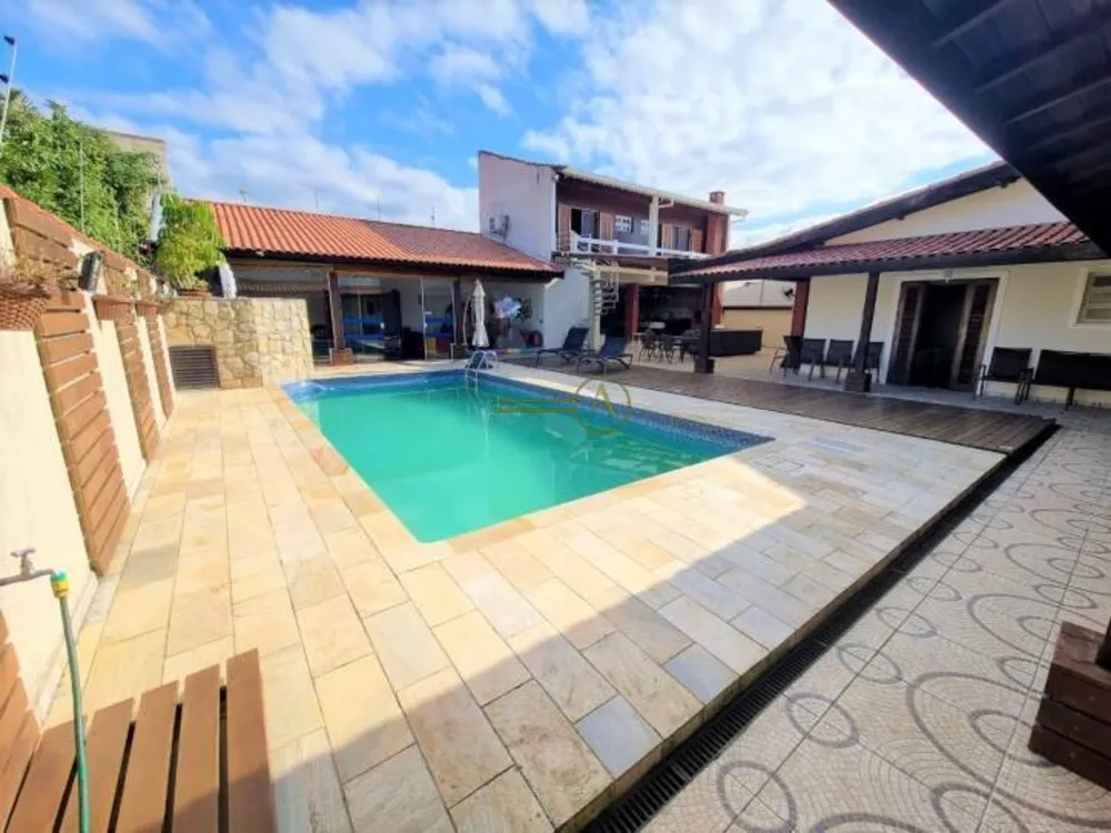 Casa, 6 quartos, 357 m² - Foto 3