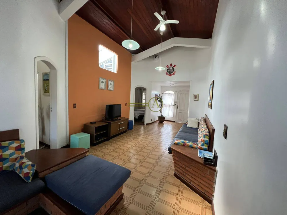 Casa, 5 quartos, 230 m² - Foto 1