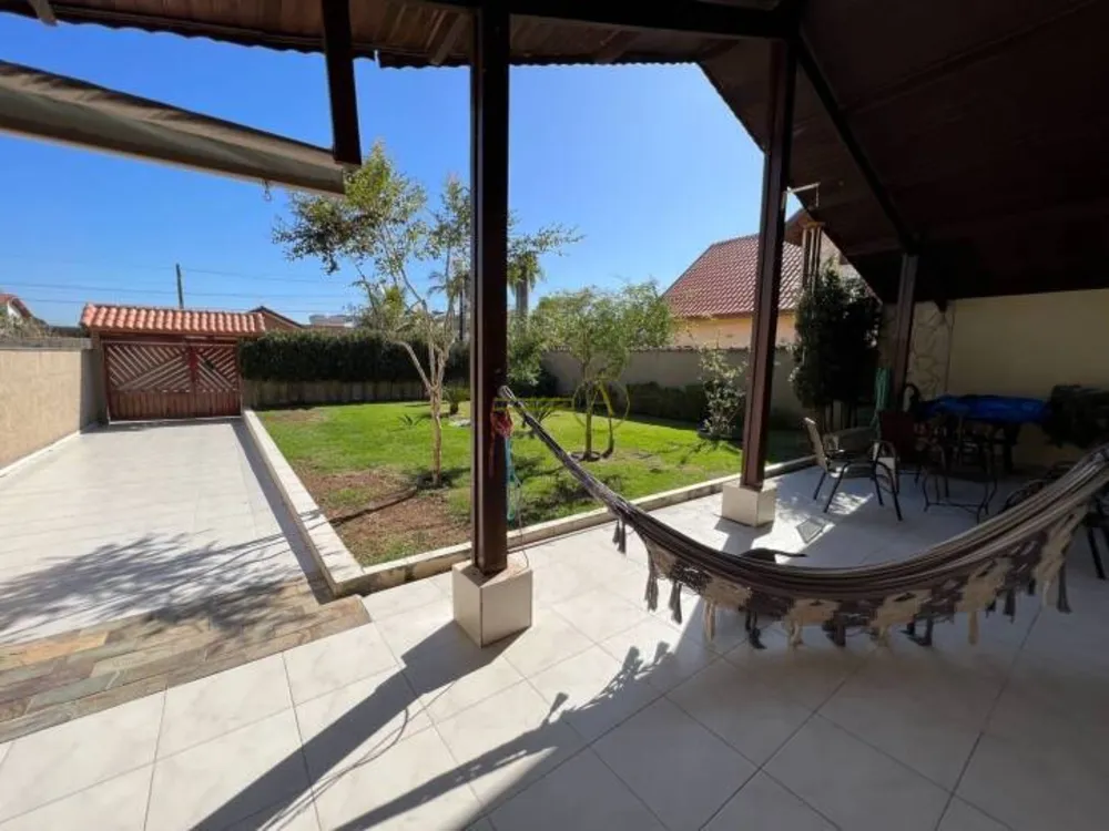 Casa, 4 quartos, 220 m² - Foto 1