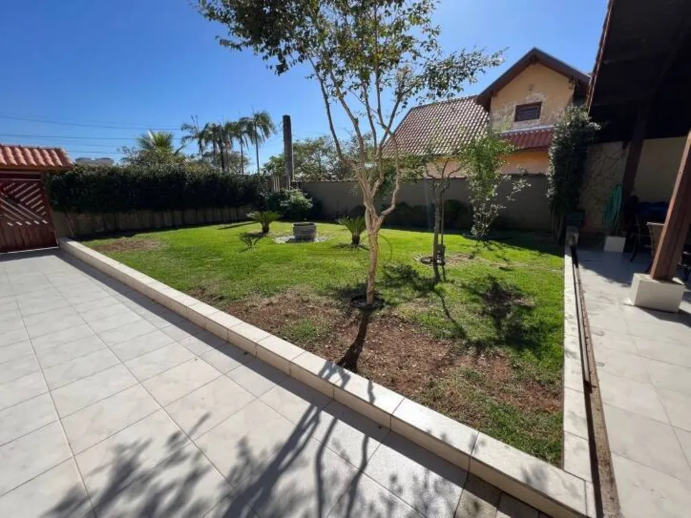 Casa, 4 quartos, 220 m² - Foto 2