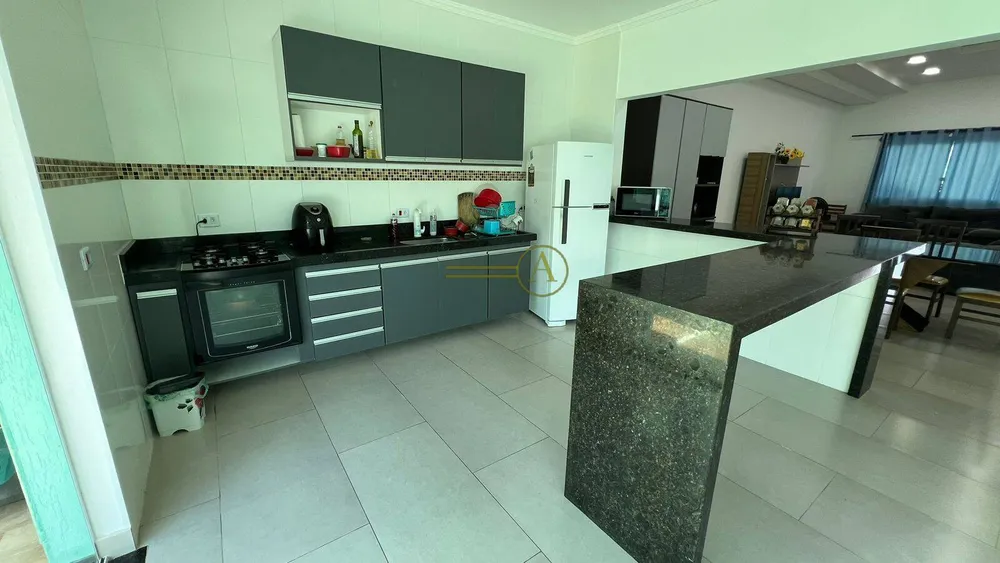 Casa, 3 quartos, 200 m² - Foto 9