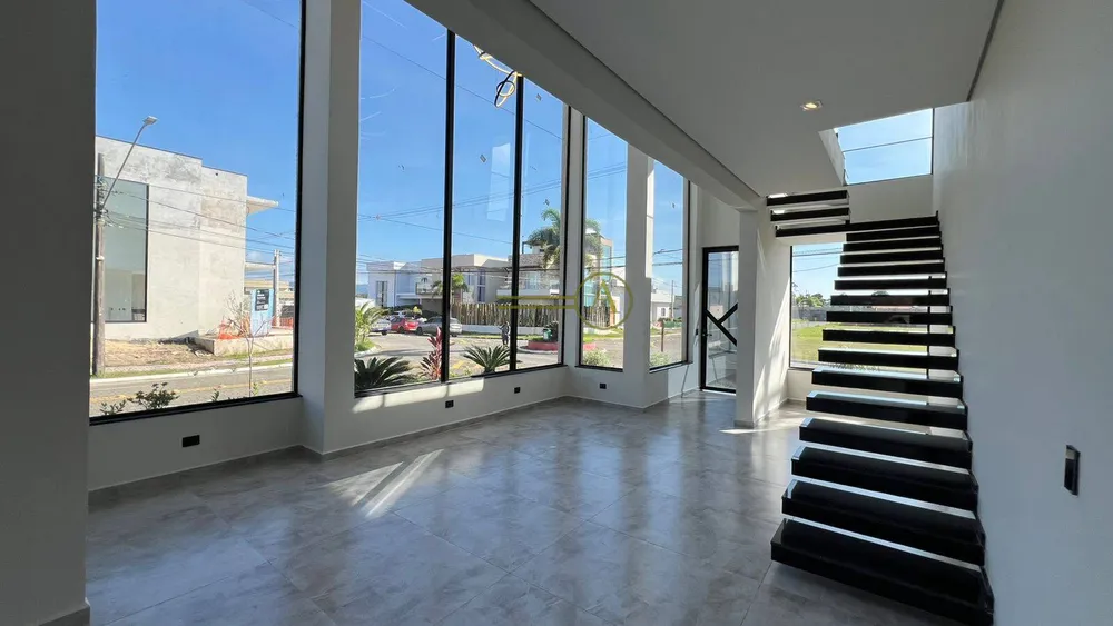 Casa, 4 quartos, 247 m² - Foto 1