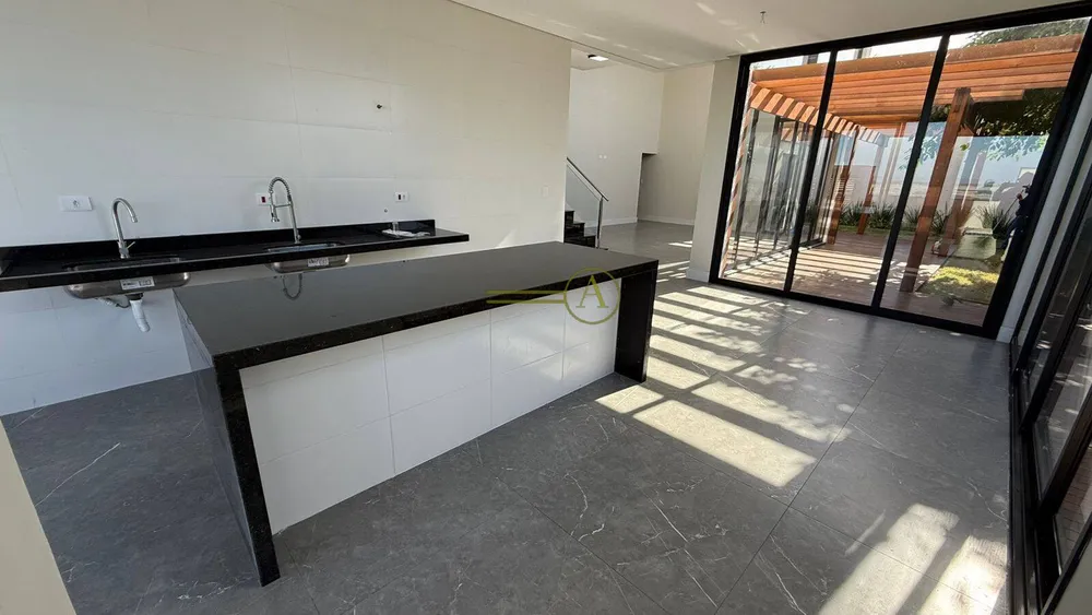 Sobrado, 4 quartos, 242 m² - Foto 4