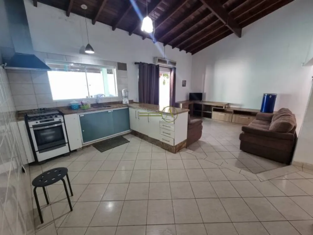 Casa, 2 quartos, 175 m² - Foto 1
