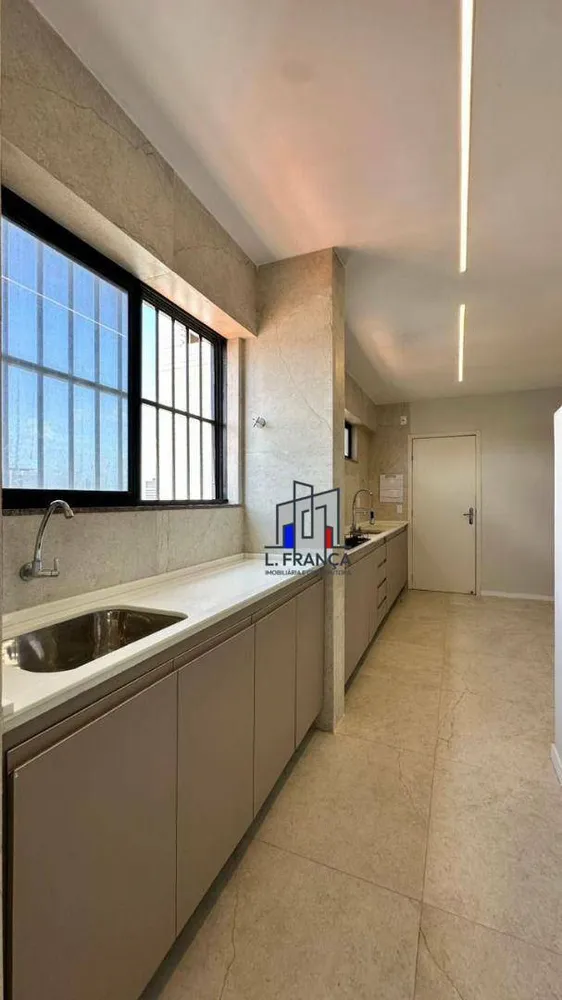 Cobertura, 4 quartos, 251 m² - Foto 1